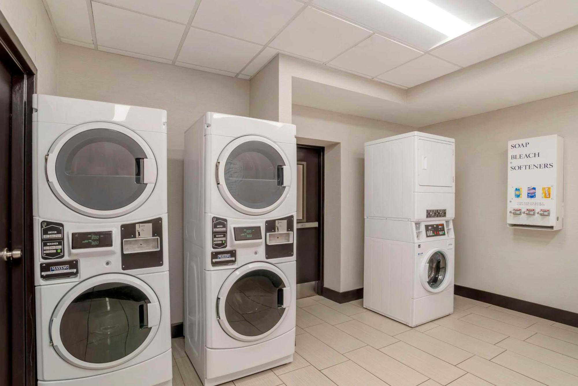 Western I-385 Inn&suites