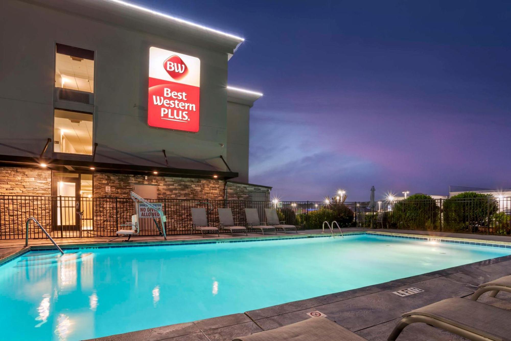 Western I-385 Inn&suites
